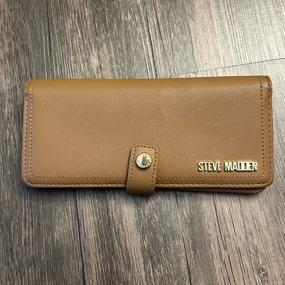 Steve Madden Camel Polyurethane Wallet - Picture 3 of 11
